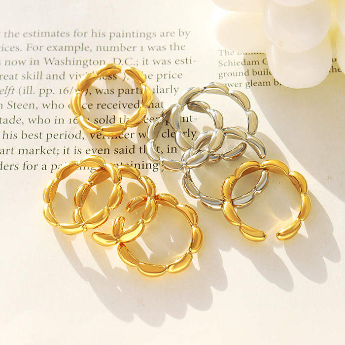 Großhandel im INS-Stil, moderner ovaler offener Ring aus Titanstahl mit 18 Karat Goldplattierung