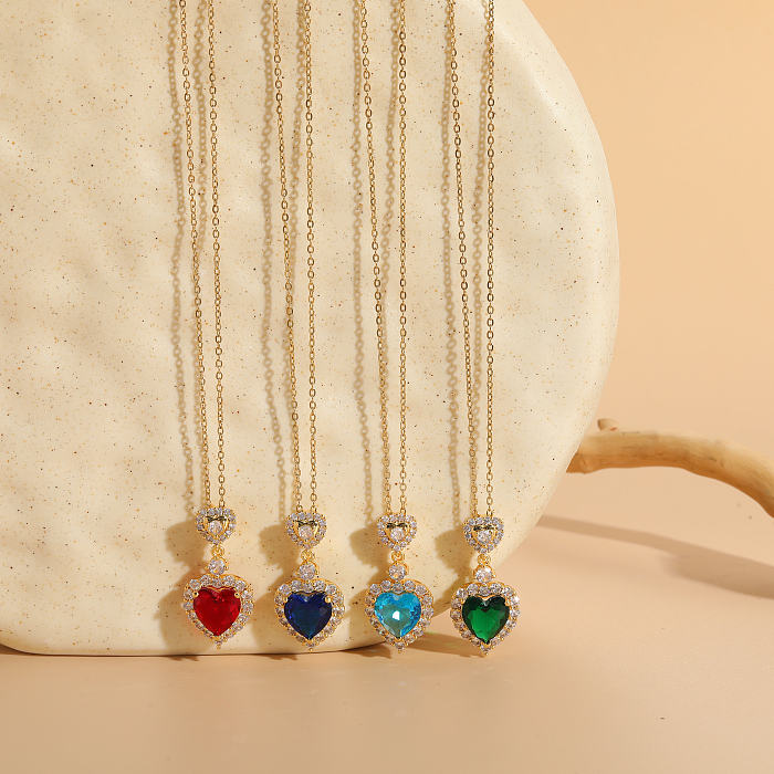 Luxuriöse Halskette mit Anhänger im klassischen Herzform-Kupfer-Inlay-Zirkon-Stil mit 14-Karat-Vergoldung