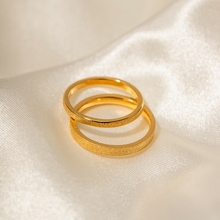 INS-Stil, schlichter Stil, runde Ringe aus Edelstahl mit 18-Karat-Vergoldung