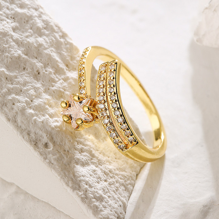 O estilo simples comuta o anel aberto do zircão banhado ouro redondo do cobre 18K da flor no volume