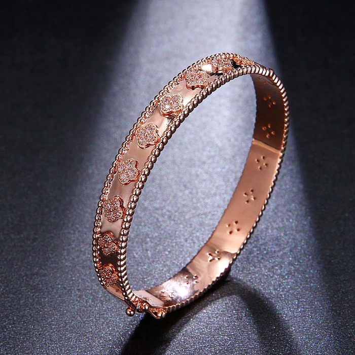 Bracelet élégant en Zircon avec incrustation de cuivre et trèfle à quatre feuilles pour femme