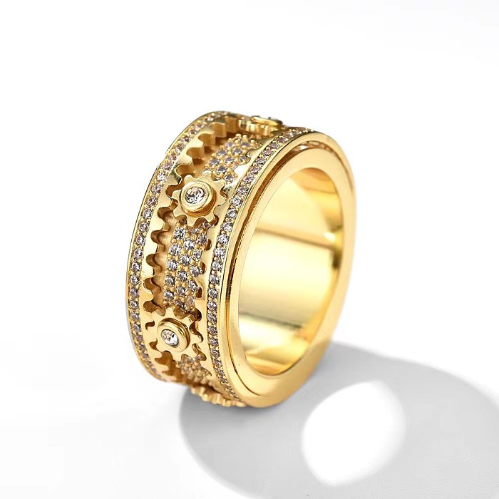 Originelles Design: Ringe mit geometrischen Kupfereinlagen und künstlichen Edelsteinen