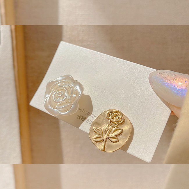 1 Pair Elegant Rose Imitation Pearl Alloy Asymmetrical Gold Plated Ear Studs