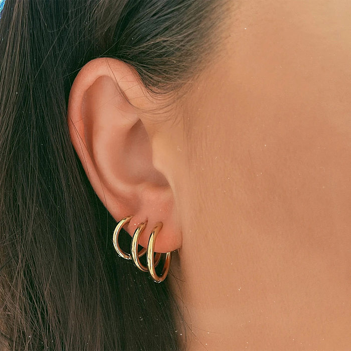 Fivela de orelha de cobre de ouro simples de personalidade europeia e americana