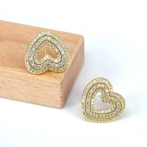 1 paire de clous d'oreilles rétro en forme de cœur, incrustation de cuivre plaqué or et diamant