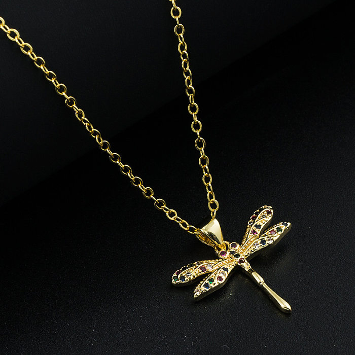 Collar con colgante de libélula de circonio con microincrustaciones de oro de 18 quilates chapado en cobre a la moda