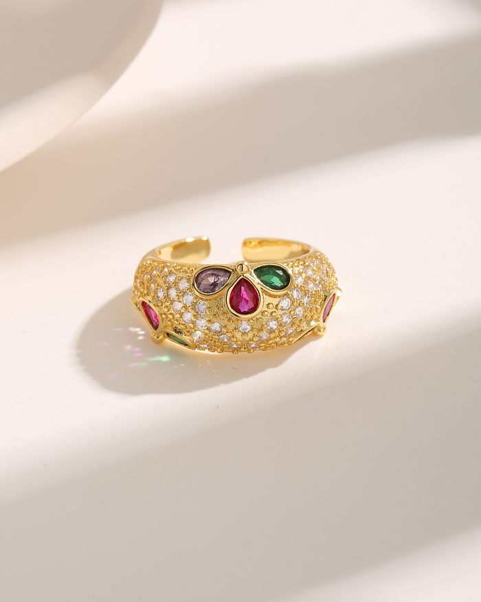 Ringe im Vintage-Stil mit Blütenblatt-Verkupferung und Inlay aus Zirkon mit 18-Karat-Vergoldung
