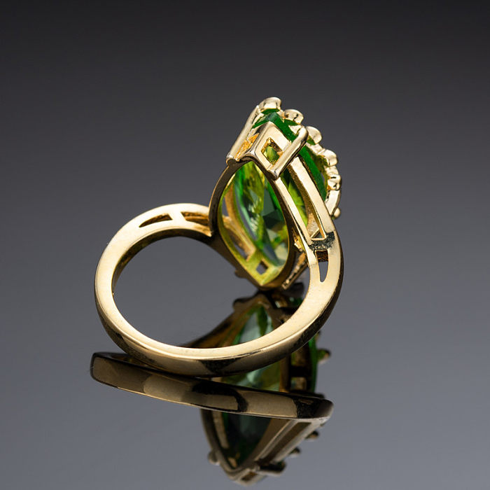 Anillo de esmeralda verde oliva con libélula verde transfronterizo europeo y americano, joyería de moda