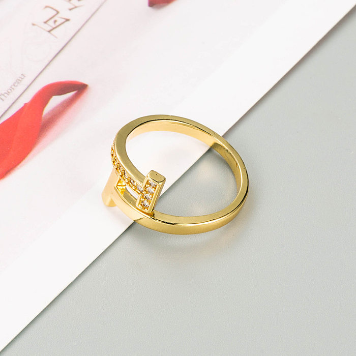 Modischer verkupferter Gold-Mikro-Intarsien-Stern-Herz-Ring mit Zirkon