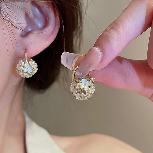 Fashion Flower Copper Inlay Zircon Earrings 1 Pair