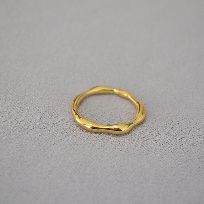 Anéis chapeados ouro 18K irregulares do cobre do círculo do estilo simples