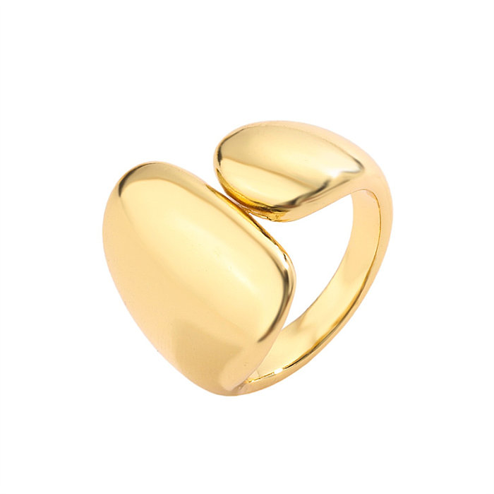 Luxuriöse offene Ringe in Herzform mit Kupferbeschichtung und Zirkon-Inlay