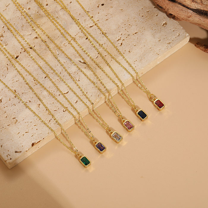 Elegante Halskette im klassischen Stil mit quadratischem Kupferüberzug und Inlay-Zirkon-Anhänger, 14 Karat vergoldet