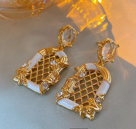 1 par de pendientes cuadrados elegantes con forma de corazón, nudo de lazo, chapado en cobre, incrustaciones de diamantes de imitación, pendientes colgantes de perlas