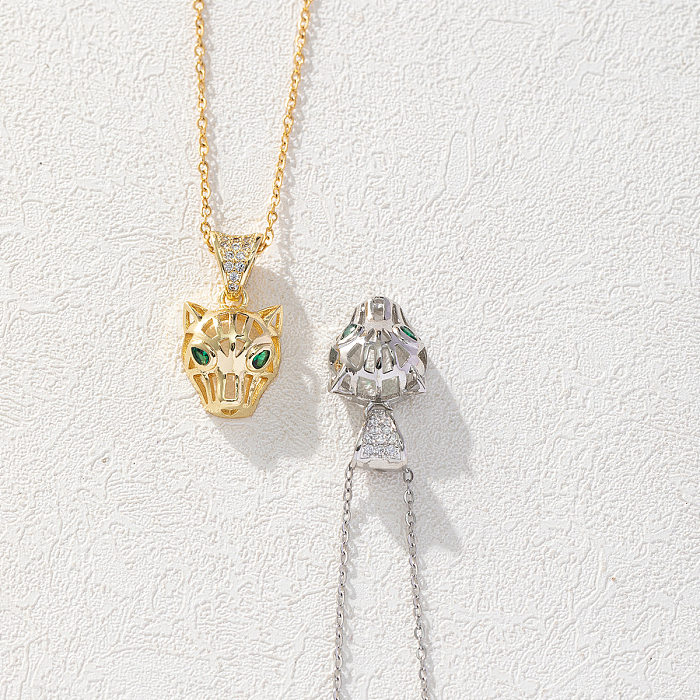 Collier pendentif plaqué or 18 carats avec incrustation de cuivre léopard de style cool