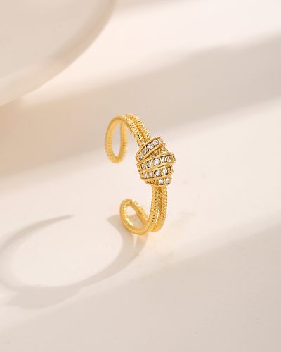 Offene Ringe im einfachen modernen Stil im koreanischen Stil mit Knotenverkupferung und Inlay aus Zirkon und 18 Karat Gold