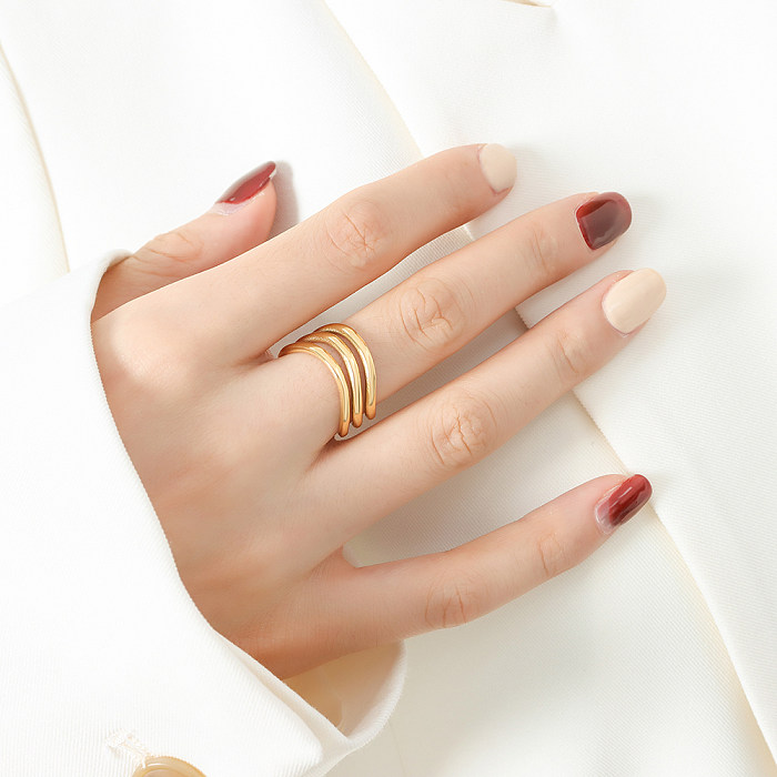 Elegante geometrische Ringe aus Titanstahl mit 18-Karat-Vergoldung in großen Mengen
