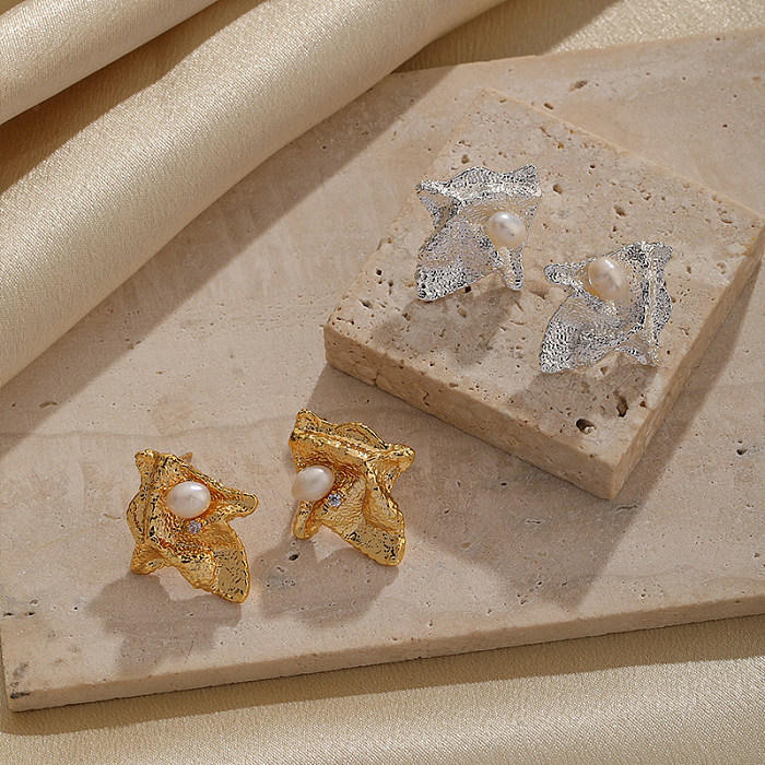 1 paire de clous d'oreilles plaqués or 18 carats, incrustation de placage irrégulier de Style IG, en cuivre, perle d'eau douce, Zircon