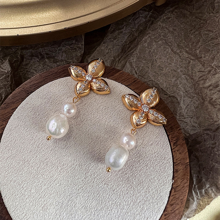 1 Pair Simple Style Streetwear Commute Geometric Plating Inlay Freshwater Pearl Copper Zircon 18K Gold Plated Drop Earrings