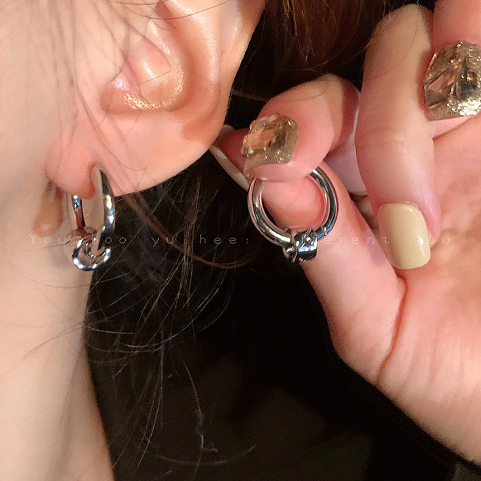 1 paire de boucles d'oreilles rondes en forme de cœur, Style Simple et décontracté, incrustation de cuivre et de Zircon