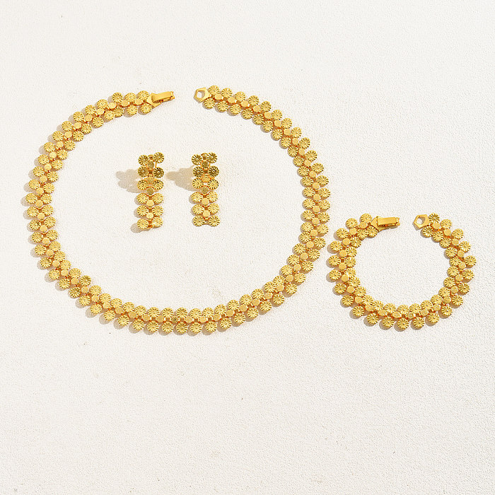 مجموعة مجوهرات مطلية بالذهب عيار 18 قيراط من النحاس الأقحواني مبالغ فيها