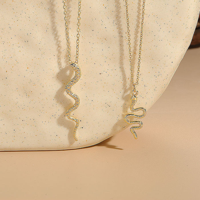 Moderner Stil, coole Schlangen-Kupfer-Halskette mit 14-Karat-Vergoldung