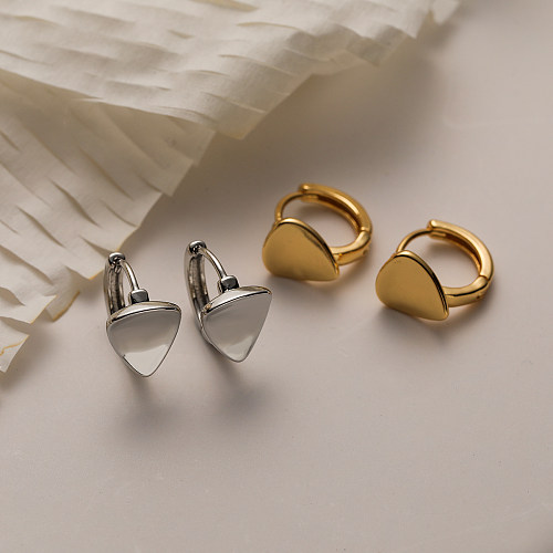 1 par de brincos básicos simples estilo geométrico em forma de coração banhados a ouro 18K de cobre