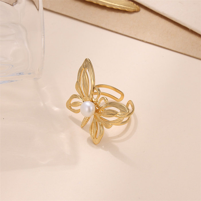Papillon élégant incrustation de placage en acier inoxydable perle d'eau douce anneaux ouverts plaqués or 18 carats