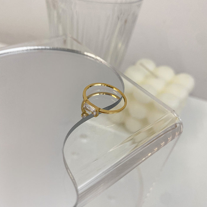 Anéis de strass banhados a ouro de aço titânio quadrado estilo simples