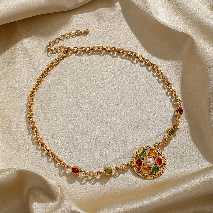 Schlichter Stil, runde, verkupferte, ausgehöhlte Intarsien-Harz-Anhänger-Halskette mit 18-Karat-Vergoldung