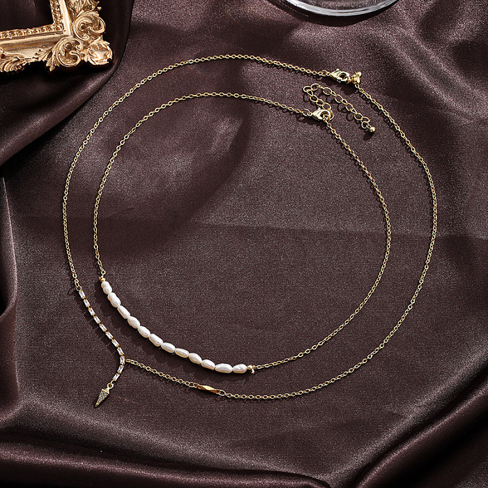 Mehrschichtige Halsketten im IG-Stil mit dreieckiger Verkupferung, Metalleinlage und Zirkon
