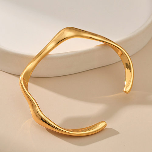 1 bracelet plaqué cuivre de couleur unie de style simple.