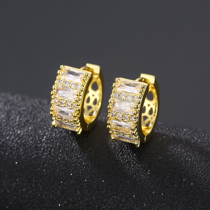 1 Paar elegante, glamouröse, rechteckige, vergoldete Ohrringe mit Kupfer-Zirkon-Intarsien und Weißgold