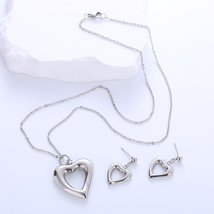Simple Style Heart Shape Stainless Steel Hollow Out 18K Gold Plated Earrings Necklace Jewelry Set