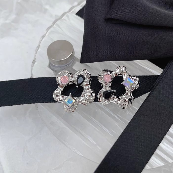 1 Pair Sweet Flower Hollow Out Inlay Copper Rhinestones Ear Studs