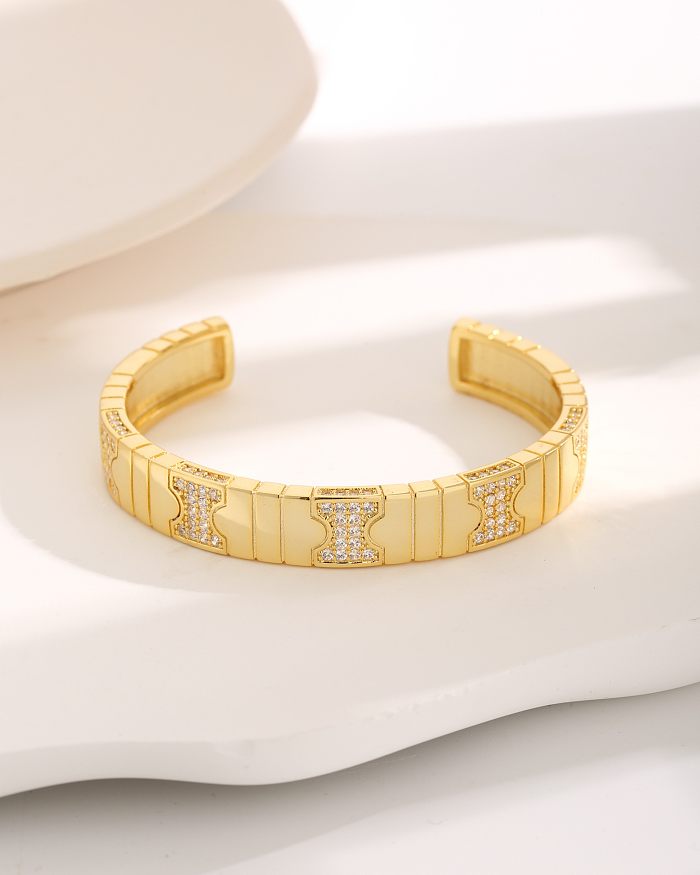 Pulseira banhada a ouro 18K com embutimento de cobre retangular estilo elegante e moderno