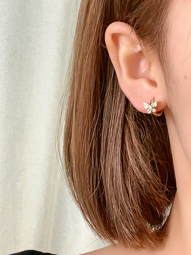 1 paire de boucles d'oreilles créoles en cuivre et Zircon, Style Simple et décontracté, incrustation de placage papillon, plaqué or blanc