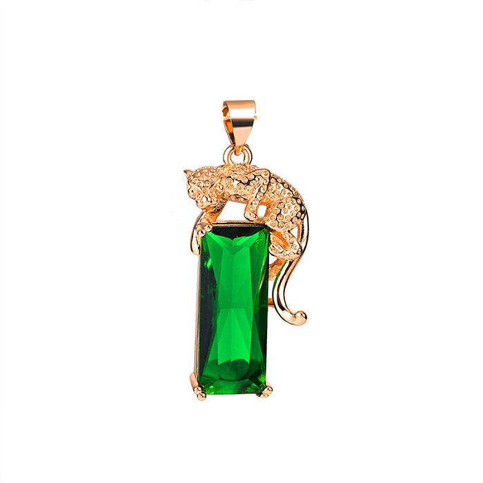 Inlaid Emerald Golden Leopard Pendant Retro Emerald Necklace Jewelry