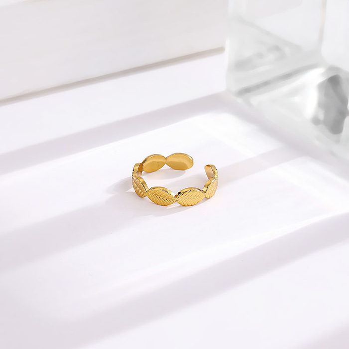 Großhandel einfache offene Ringe mit Blatt-Titanstahlbeschichtung, 18 Karat vergoldet