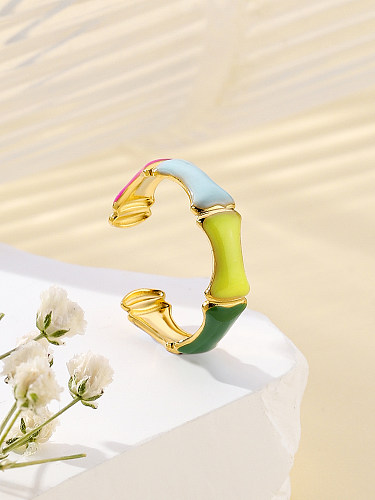 Offene Ringe aus Edelstahl mit Emaille-Beschichtung und 18-karätigem Gold im Urlaubsfarben-Block-Design
