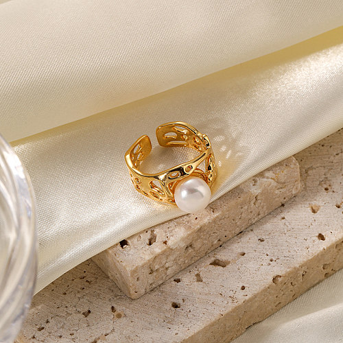 O chapeamento de cobre da cor sólida do estilo simples escava anéis abertos banhados a ouro 18K