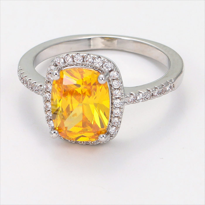 Collar cuadrado elegante de los anillos de diamantes artificiales del embutido del cobre