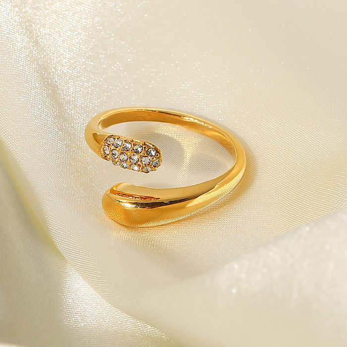 Eleganter offener Ring mit geometrischem Zirkon-Inlay aus Edelstahl