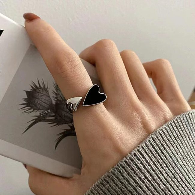 Offener Ring in Herzform mit Kupferbeschichtung im Retro-Stil