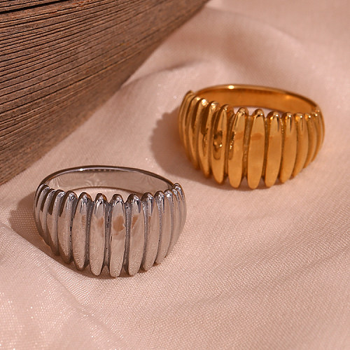 Anéis banhados a ouro 18K de aço inoxidável de cor sólida estilo clássico simples básico a granel