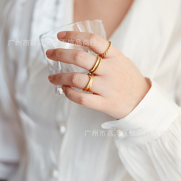 Wholesale Fashion Twist Rotating Wide Titanium Steel 18K Gold Plated Ring jewelry