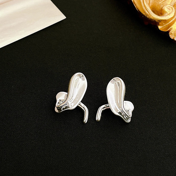 1 Pair Simple Style Heart Shape Copper Plating Hollow Out Ear Studs