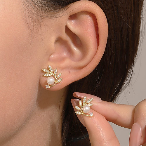 1 paire de clous d'oreilles en Zircon, feuilles rétro, incrustation de perles en cuivre, perles artificielles