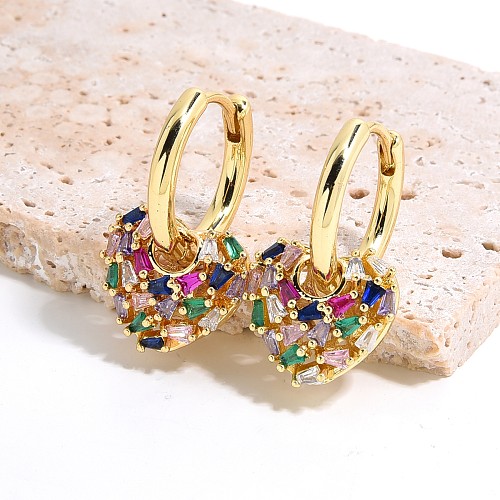 1 paire de boucles d'oreilles luxueuses en forme de cœur, Style Simple, incrustation de cuivre et de Zircon plaqué or