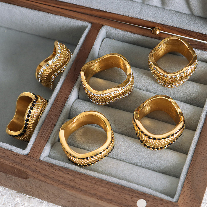 Atacado estilo moderno geométrico titânio chapeamento de aço incrustação anéis de strass banhados a ouro 18K